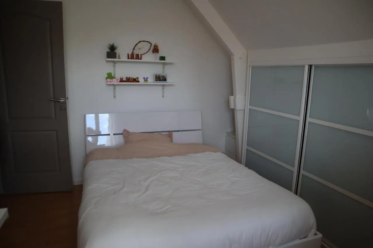 Holiday home Maison Au Calme Avec Piscine , Proche Mer Et Ville Mordelles