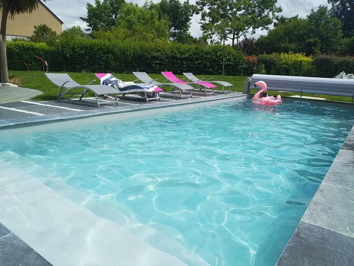Maison Au Calme Avec Piscine , Proche Mer Et Ville Mordelles